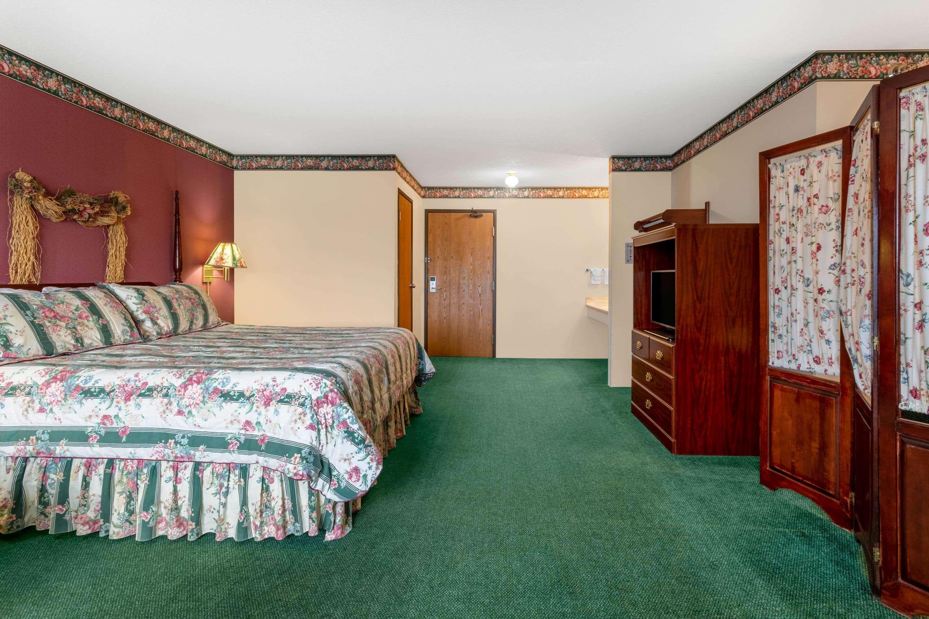 Super 8 By Wyndham Reedsburg Hotel Exterior photo